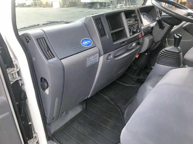 いすゞエルフアルミバン小型（2t・3t）[写真29]