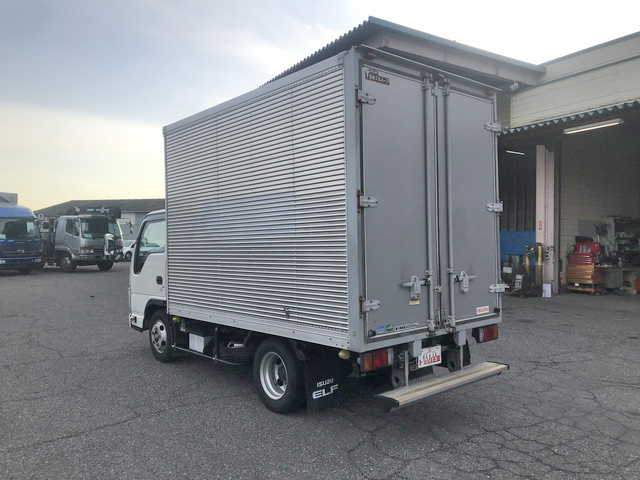 いすゞエルフアルミバン小型（2t・3t）[写真04]