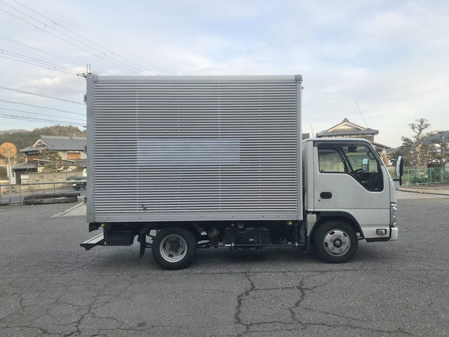 いすゞエルフアルミバン小型（2t・3t）[写真06]