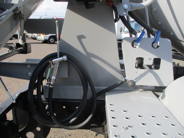 日野レンジャーミキサー車（コンクリートミキサー）中型（4t）[写真09]