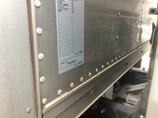 三菱ふそうキャンターアルミバン小型（2t・3t）[写真15]