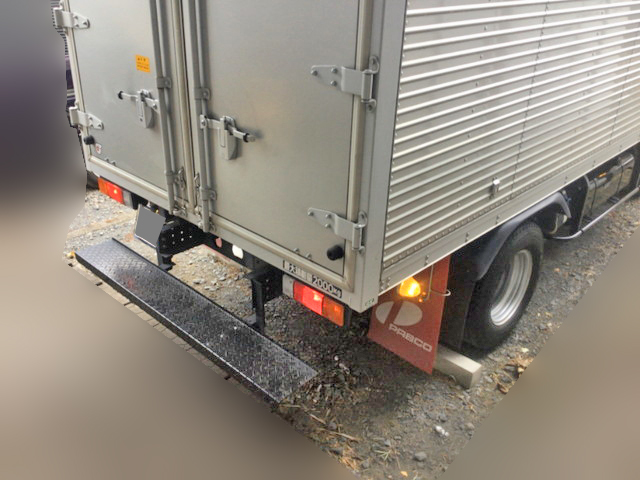 三菱ふそうキャンターアルミバン小型（2t・3t）[写真02]