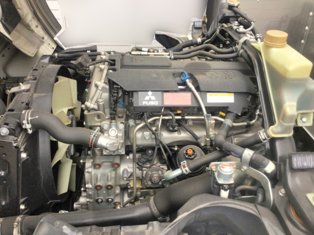 三菱ふそうキャンターアルミバン小型（2t・3t）[写真26]