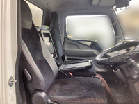 三菱ふそうキャンターアルミバン小型（2t・3t）[写真28]