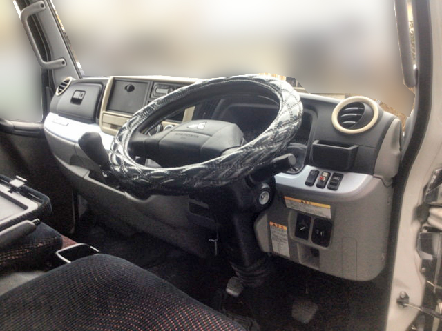 三菱ふそうキャンターアルミバン小型（2t・3t）[写真31]