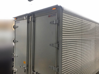 三菱ふそうキャンターアルミバン小型（2t・3t）[写真03]