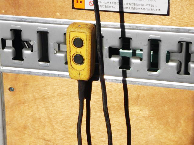 いすゞエルフアルミバン小型（2t・3t）[写真10]