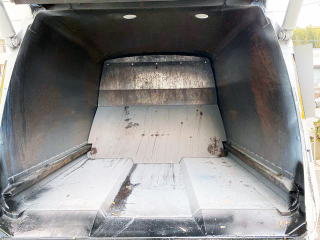 いすゞエルフパッカー車（塵芥車）小型（2t・3t）[写真11]