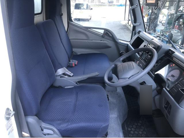 三菱ふそうキャンター冷凍車（冷蔵車）小型（2t・3t）[写真16]