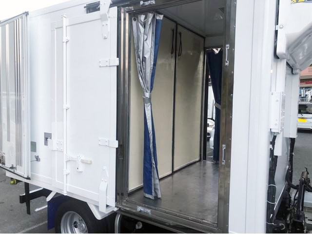 三菱ふそうキャンター冷凍車（冷蔵車）小型（2t・3t）[写真08]