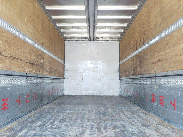 いすゞフォワードアルミウイング中型（4t）[写真13]