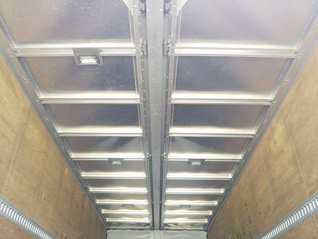 いすゞフォワードアルミウイング中型（4t）[写真16]