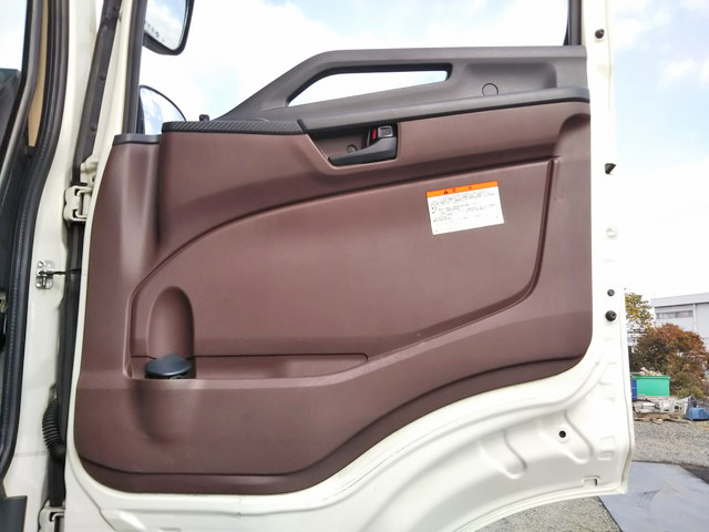 日野プロフィアアルミウイング大型（10t）[写真27]