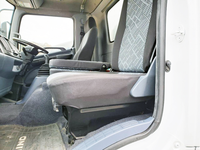 日野レンジャーアルミバン中型（4t）[写真24]