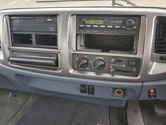 日野レンジャーアルミバン中型（4t）[写真36]