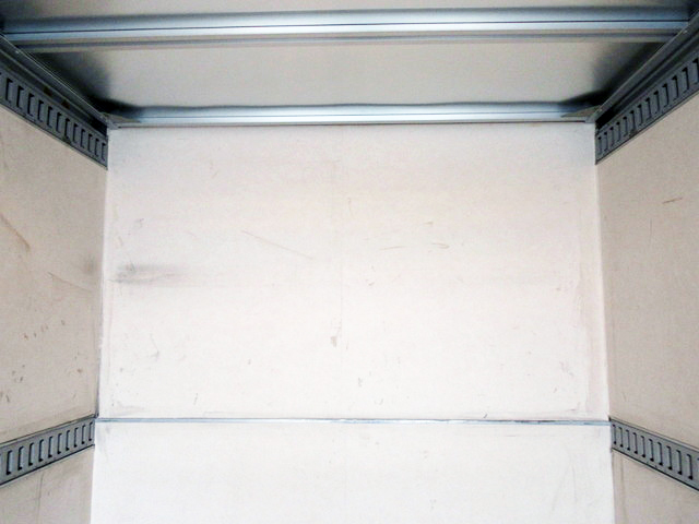 日産アトラスアルミバン小型（2t・3t）[写真12]