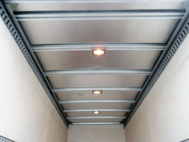 日産アトラスアルミバン小型（2t・3t）[写真13]