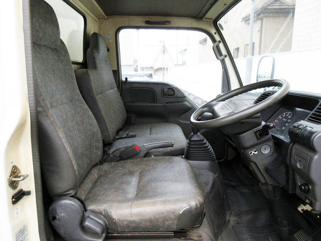 日産アトラスアルミバン小型（2t・3t）[写真28]