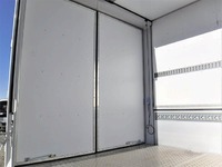 日野レンジャー冷蔵冷凍ウイング中型（4t）[写真22]