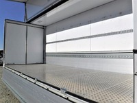 日野レンジャー冷蔵冷凍ウイング中型（4t）[写真23]