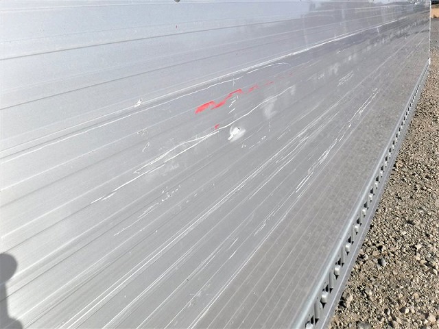 日野レンジャー冷蔵冷凍ウイング中型（4t）[写真24]