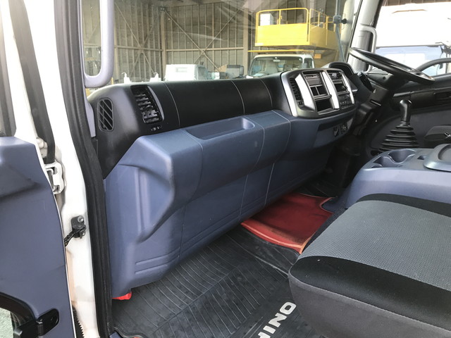 日野レンジャーキャリアカー増トン（6t・8t）[写真33]