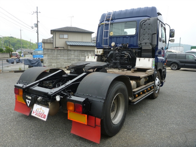 いすゞギガトレーラーヘッド（トラクターヘッド）大型（10t）[写真02]