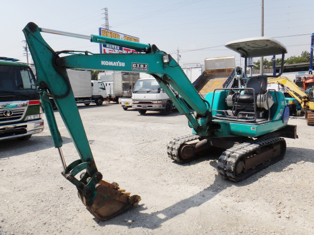 コマツミニユンボ（ミニバックホー）[写真01]