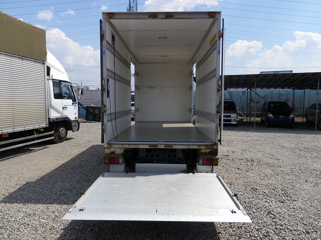 いすゞエルフアルミバン小型（2t・3t）[写真02]
