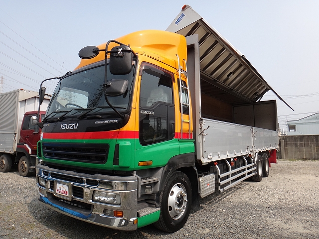 いすゞギガアルミウイング大型（10t）PJ-CYL51V6 [写真01]