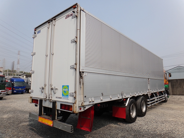 いすゞギガアルミウイング大型（10t）[写真02]