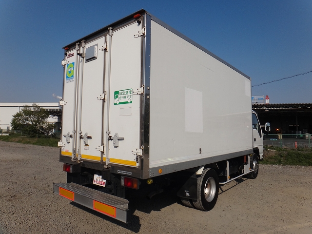 いすゞエルフ保冷バン小型（2t・3t）[写真02]