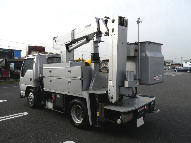 いすゞエルフ高所作業車小型（2t・3t）[写真02]