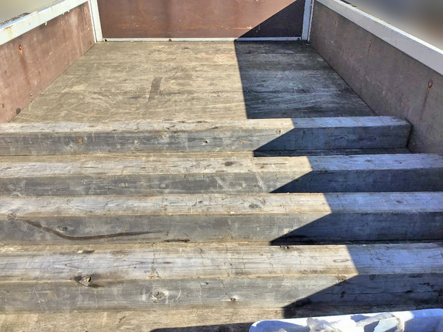 日産アトラス平ボディ小型（2t・3t）[写真08]