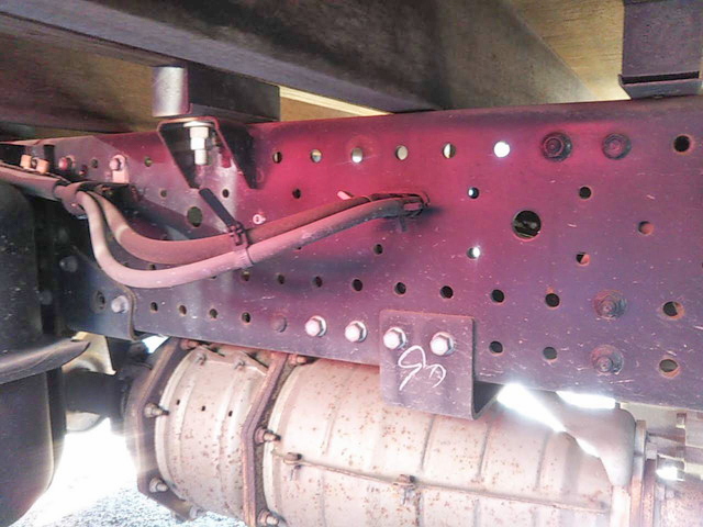 いすゞエルフ平ボディ小型（2t・3t）[写真11]