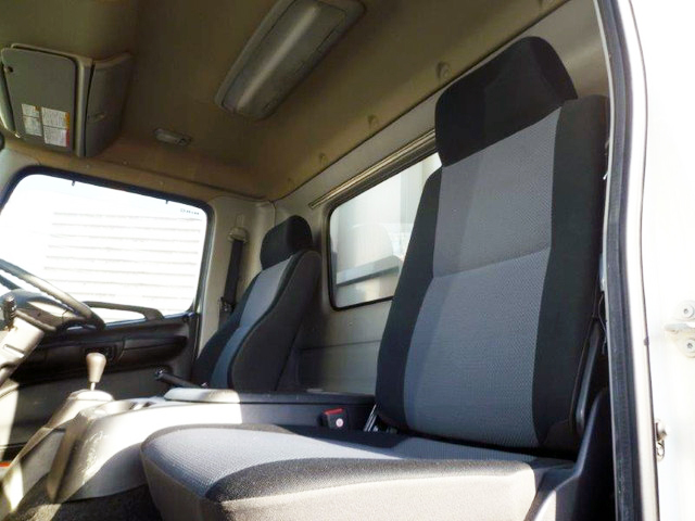 日野レンジャーアルミウイング中型（4t）[写真14]