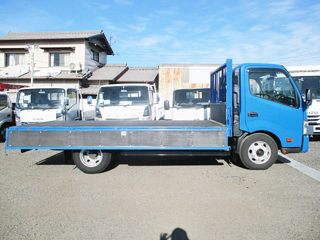 日野デュトロ平ボディ小型（2t・3t）[写真09]