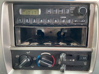 日野レンジャーアームロール中型（4t）[写真38]