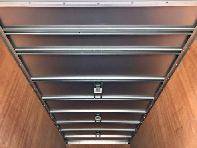 三菱ふそうキャンターアルミバン小型（2t・3t）[写真12]