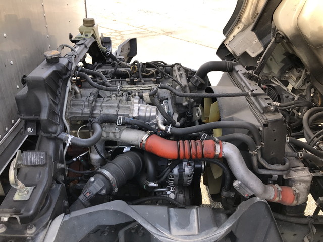 三菱ふそうキャンターアルミバン小型（2t・3t）[写真24]