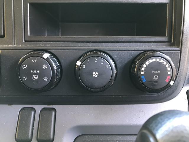 三菱ふそうキャンターアルミバン小型（2t・3t）[写真37]