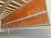 いすゞギガアルミウイング大型（10t）[写真13]