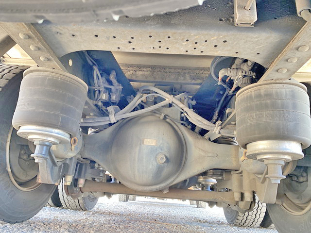 いすゞギガアルミウイング大型（10t）[写真23]