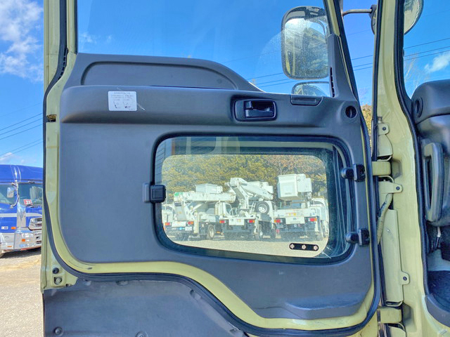 いすゞギガアルミウイング大型（10t）[写真27]