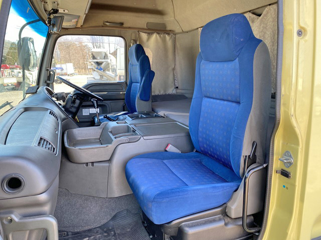 いすゞギガアルミウイング大型（10t）[写真30]