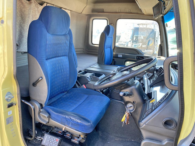 いすゞギガアルミウイング大型（10t）[写真32]