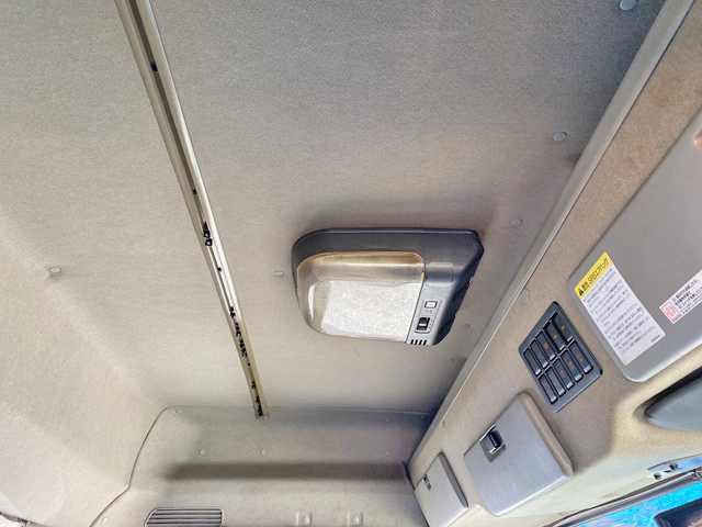 いすゞギガアルミウイング大型（10t）[写真34]