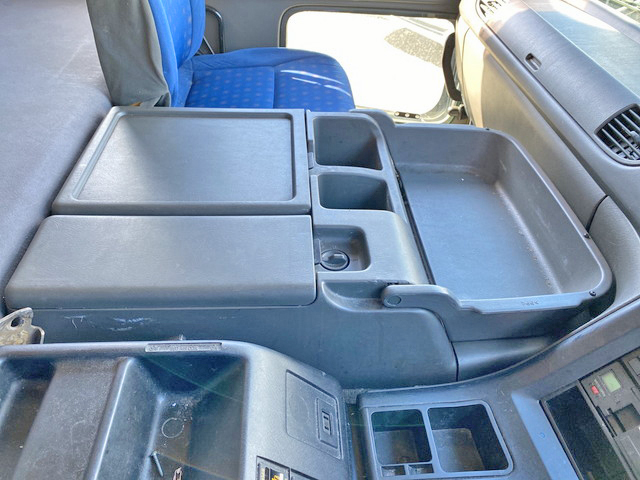 いすゞギガアルミウイング大型（10t）[写真35]