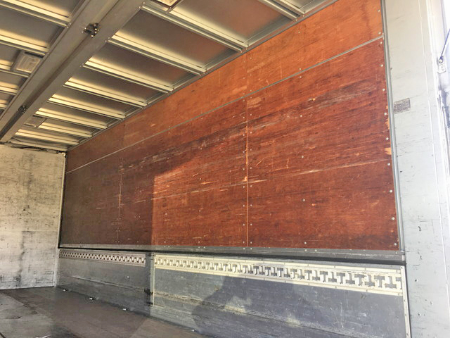 いすゞフォワードアルミウイング中型（4t）[写真12]