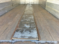 いすゞフォワードアルミウイング中型（4t）[写真13]